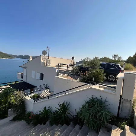 Villa Iva Lastovo Апартаменты Убли